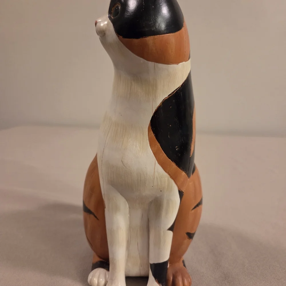 DISTRESSED WOODEN CALLICO CAT FIGURINE - Picture 3 of 7